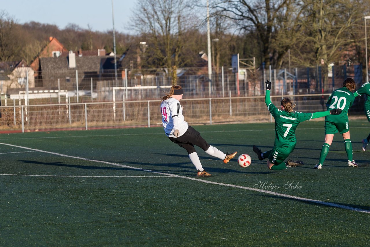 Bild 199 - Frauen SG Holstein Sued - SV Gruenweiss-Siebenbaeumen : Ergebnis: 0:2